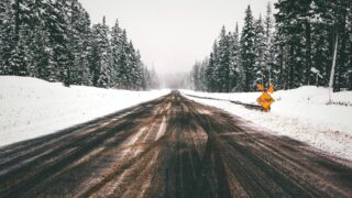 Трасса Усть-Каменогорск — Алтай парализована из-за лавины