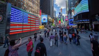 В Нью-Йорке введен комендантский час для мигрантов