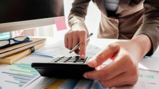 Власти пытаются решить дефицит бухгалтеров в школах Атырауской области