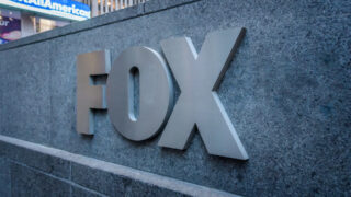 Citi повышает рейтинг акций FOX после слияния с Disney и Warner