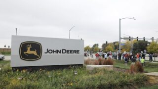 Deere’s Wirtgen выиграла $12,9 миллиона у Caterpillar в суде по патентам на дорожное строительство