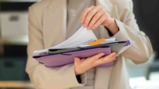 Казахстанцам звонят из налоговой и просят быстрее сдать декларацию