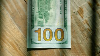 Доллар укрепляется после высказывания Пауэлла