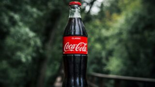 Инвестиционный банк Jefferies снизил целевую цену на акции Coca Cola до $63