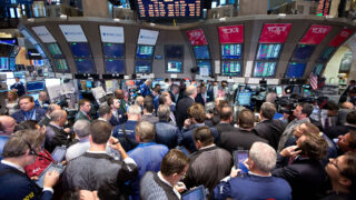 Инвесторы в ожидании квартальных отчетов от крупных американских компаний