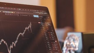 Международное рейтинговое агентство S&P Global Ratings повысило прогноз по Казахстану до позитивного