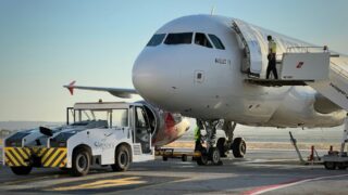 Jefferies снизила целевую цену на Boeing до $300