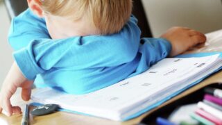 Как продуманный распорядок дня способствует развитию детского мозга?