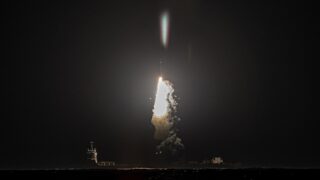 Китай успешно вывел на орбиту 11 спутников в группе