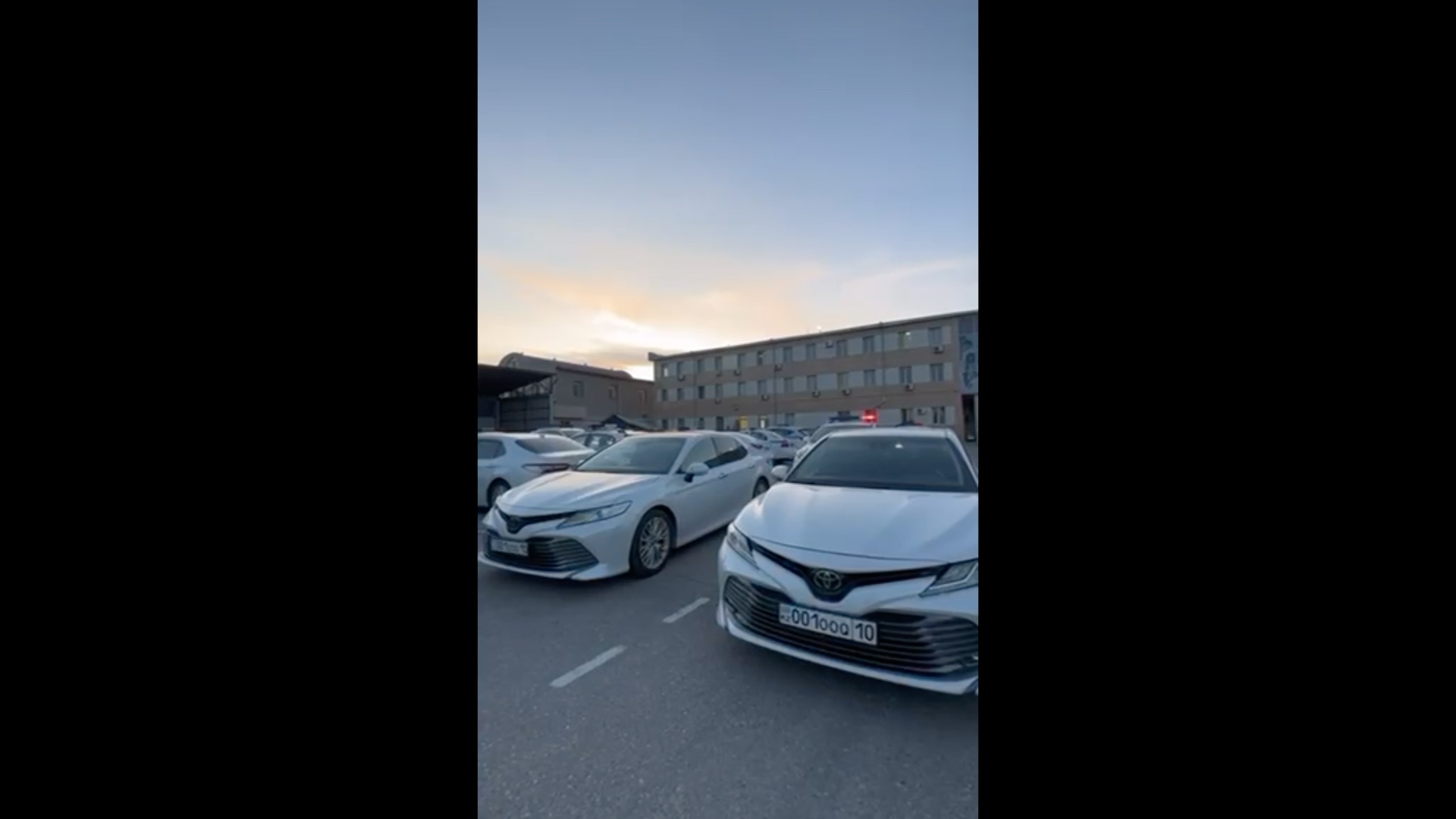 На дорогах Шымкента выявили две Toyota Camry с одинаковыми номерами