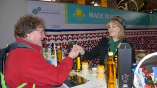 На выставке в Париже была представлена продукция, выпущенная в Казахстане