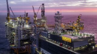 Нефть завершает рост котировок после заявления ФРС по ставкам