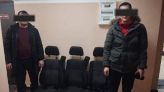 Необычную кражу выявили в Алматы — из общественного транспорта вытащили сидения