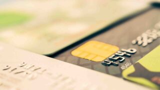 Freedom Bank снизил комиссии за переводы и снятие денег по инвесткартам
