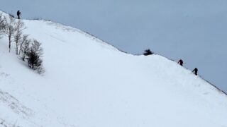 Профилактический пуск лавин провели в Восточном Казахстане