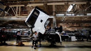 Промышленная активность в Китае увеличивается благодаря росту экспортных заказов — индекс PMI Caixin