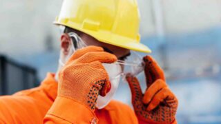 Работодателям будут возмещать расходы на обеспечение безопасных условий труда в Казахстане