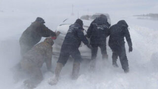 Спасатели эвакуировали двух беременных женщин в Акмолинской области