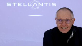 Stellantis использует избыточные заводы в Европе в качестве рычага в борьбе с Римом.