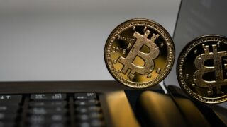 Стоимость биткоина превысила 46 тысяч долларов