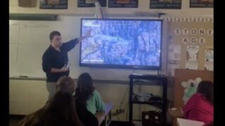 В интернете обсуждают учителя, который использует компьютерные игры для объяснения истории