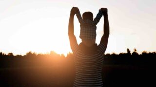 День отца отмечают в Казахстане 16 июня