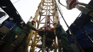 В мире наращивается добыча нефти
