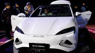 BYD снизила стартовую цену на новую версию электрического седана Seal