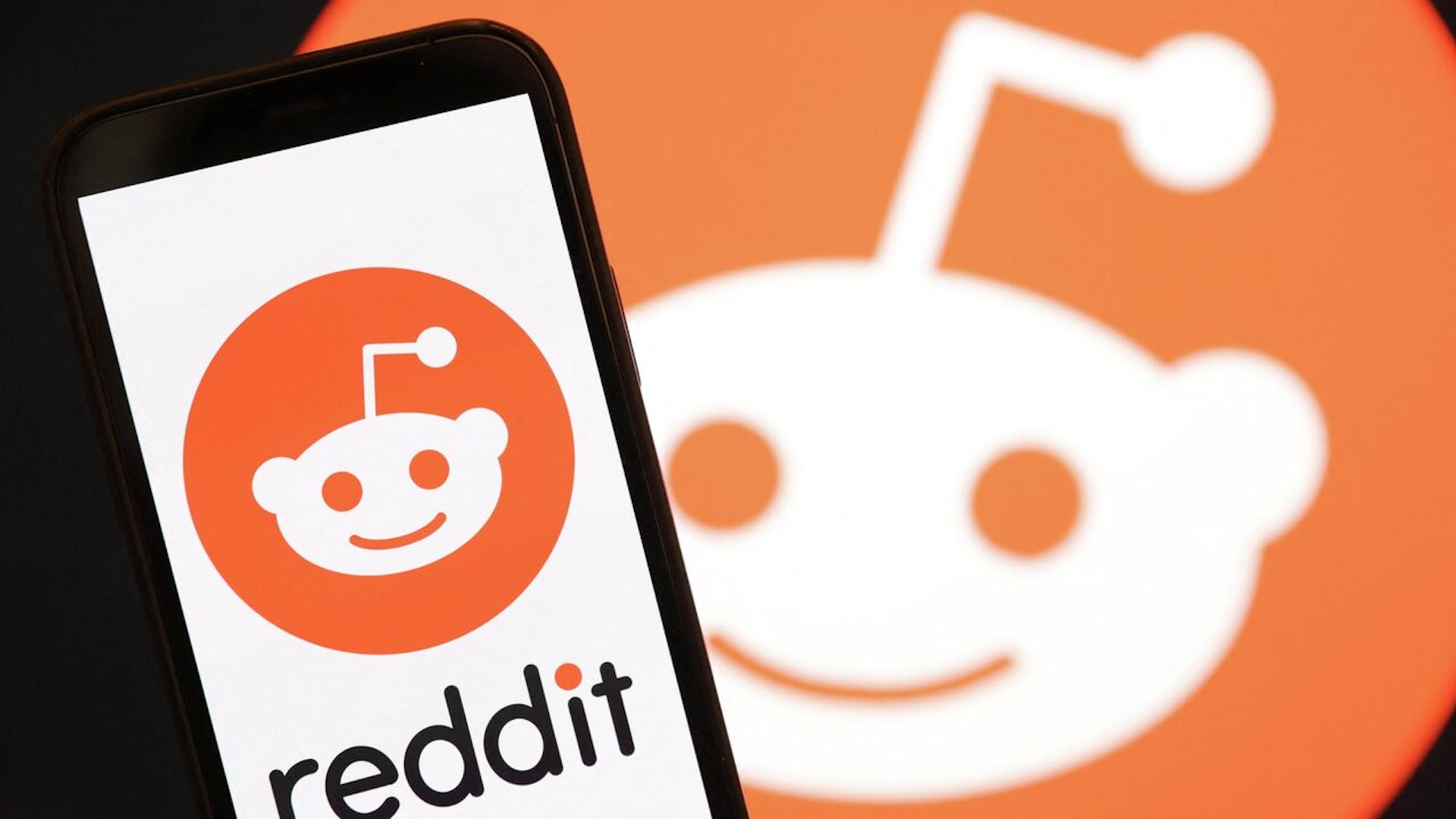 Форум и соцсеть Reddit рассчитывает на оценку до 6,5 млрд долларов при  размещении IPO