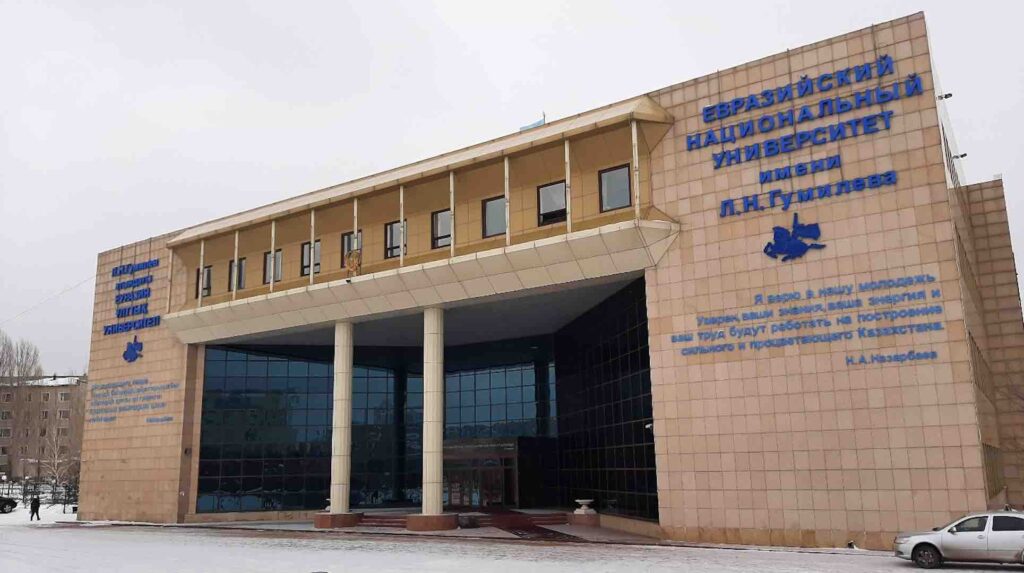 Министр Саясат Нурбек высказался о длительной работе ректора ЕНУ_bizmedia.kz