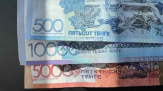 Итоги 5 апреля: курс доллара вырос на 0,31 тенге перед выходными