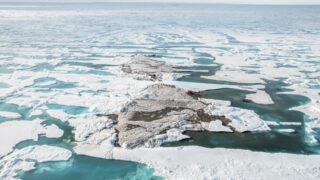 Найдена проталина высотой с небоскреб в ледниках Гренландии