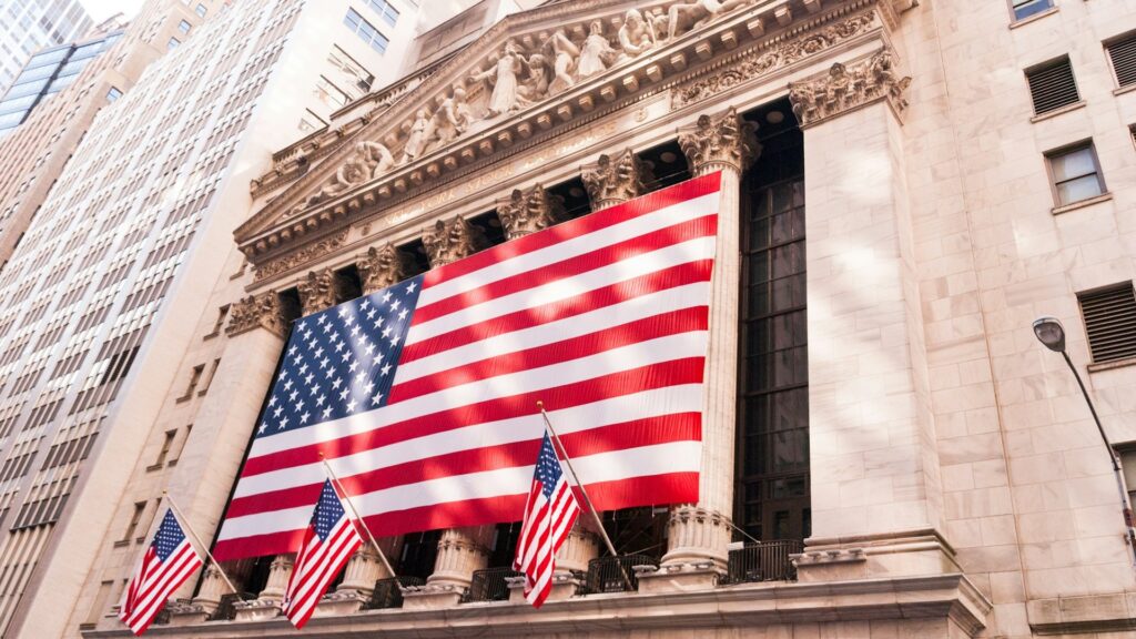 Флаг США на Нью-Йоркской фондовой бирже