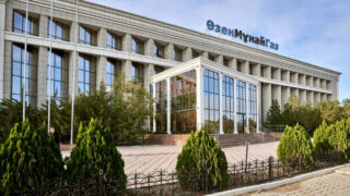 Руководителя структурного подразделения «ӨзенМунайГаза» осудили за хищение