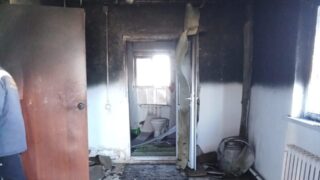 Полицейский спас семью из пожара в Казахстане