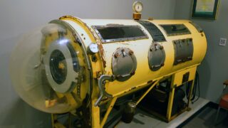 Последний человек на Земле в «железном легком» скончался