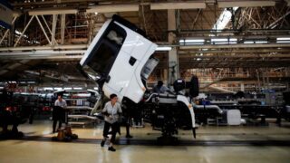 Рост промышленного производства и розничных продаж в Китае сдерживается снижением цен на недвижимость