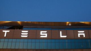 Фондовые фьючерсы США — Tesla на подъеме благодаря дешевым автомобилям