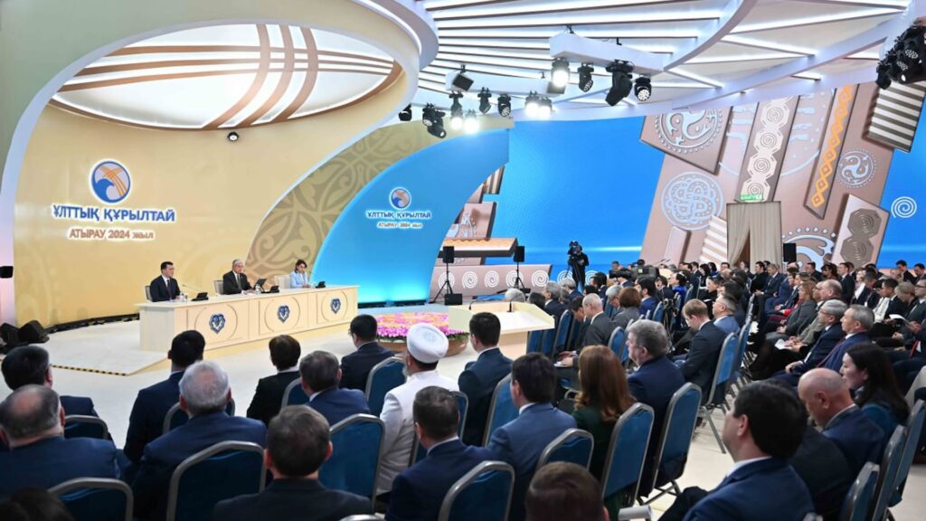 Полный зал при выступлении Токаева на Национальном Курултае