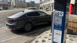 В Астане людей с инвалидностью штрафовали на платных парковках