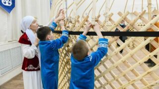 В Астане прошел мастер-класс по шитью юрт