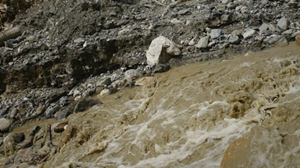 Вода от паводка