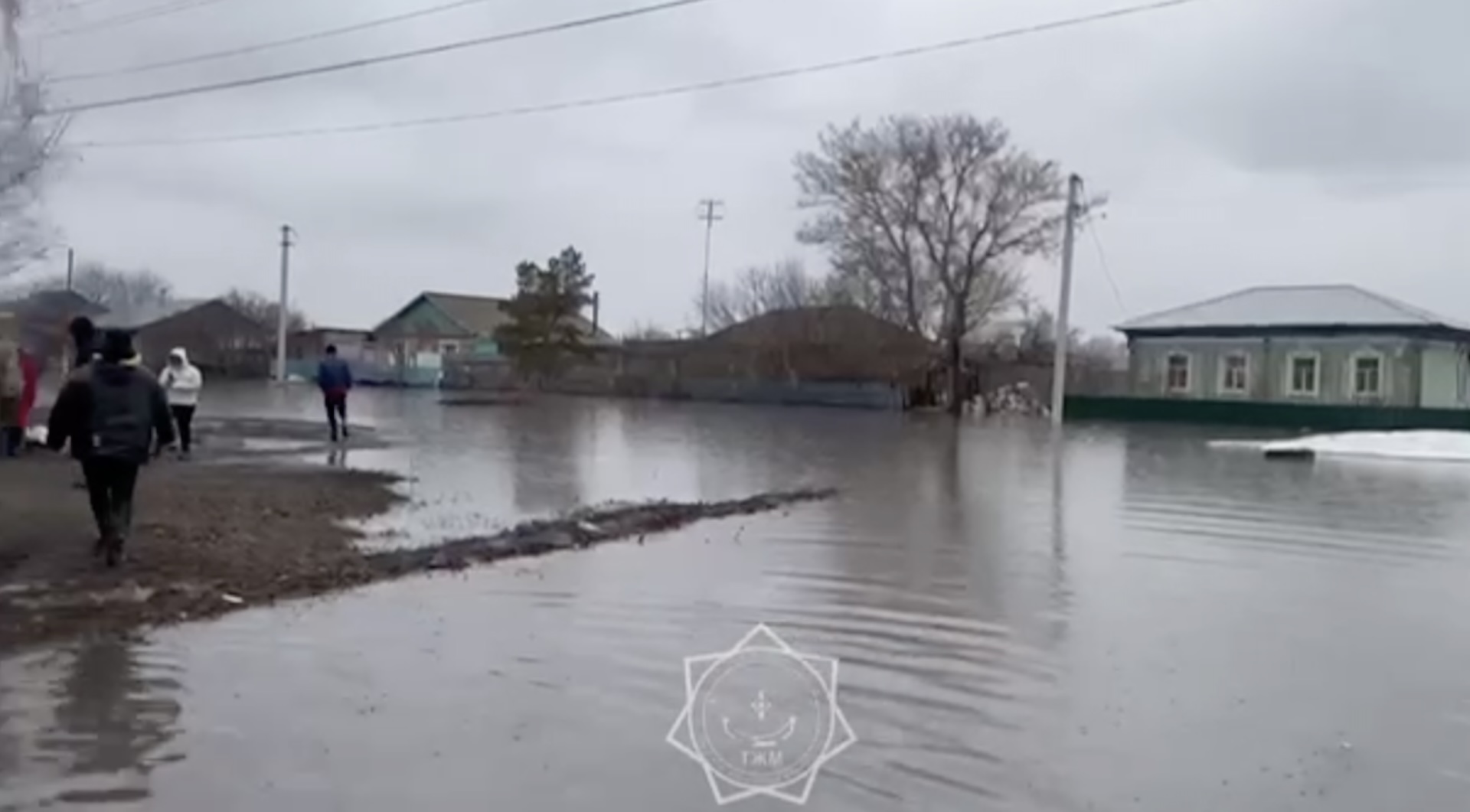 Большая вода идет на Петропавловск: власти начали принудительную эвакуацию в  пригороде