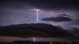 Жара +42, грозы и град: штормовое предупреждение на 8 июля