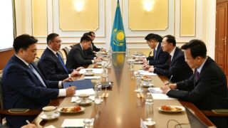 Марат Нуртлеу принял заместителя министра иностранных дел Китая Сунь Вэйдуна