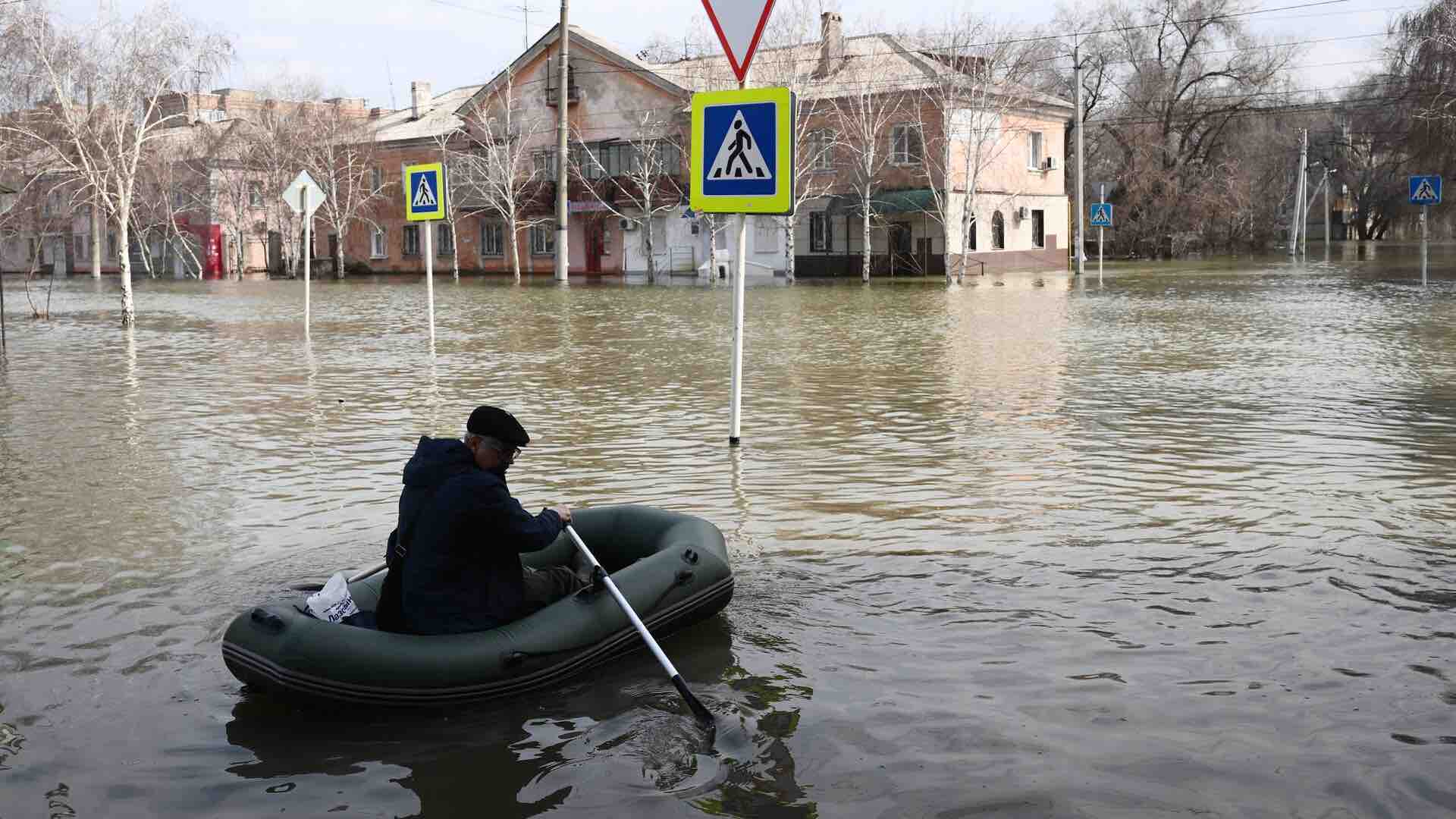 Паводки идут в сторону Казахстана со стороны Оренбурга по реке Урал