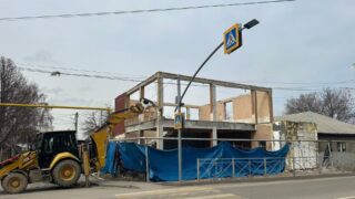 Сколько нелегальных строений снес акимат Алматы?