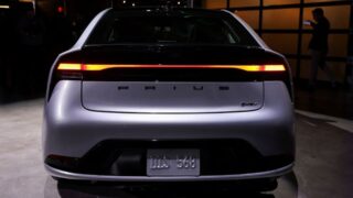 Toyota отзывает Prius из-за дверных ручек