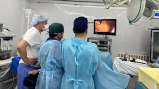 В Алматы проктологи успешно используют лапароскопию для лечения кишечника