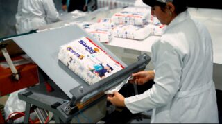 Где в Казахстане производят одноразовые детские подгузники